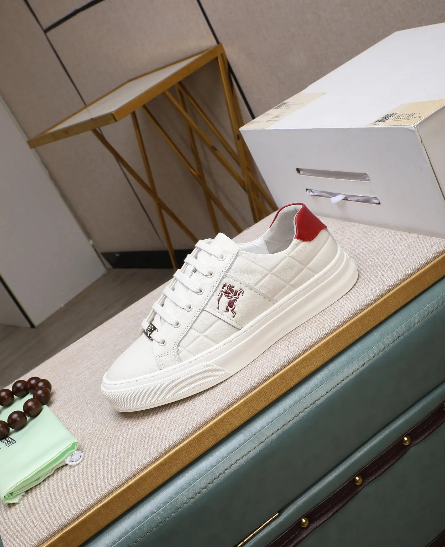 Men's shoes 💰420 ❤️❤️❤️[BURBERRY] Burberry purchasing agent 🔍men's 🚹 new model is synchronized with the official website. The upper is made of imported fabrics and cowhide lining. Completely 1⃣:1⃣ replica🇮🇹, non-slip and wear-resistant rubber outsole ⚠original factory goods, 🔍🔍high quality, please look at the details, welcome to compare⚠Size: 38-44